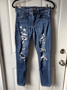 American Eagle Super Stretch Distressed Skinny Jeans 👖